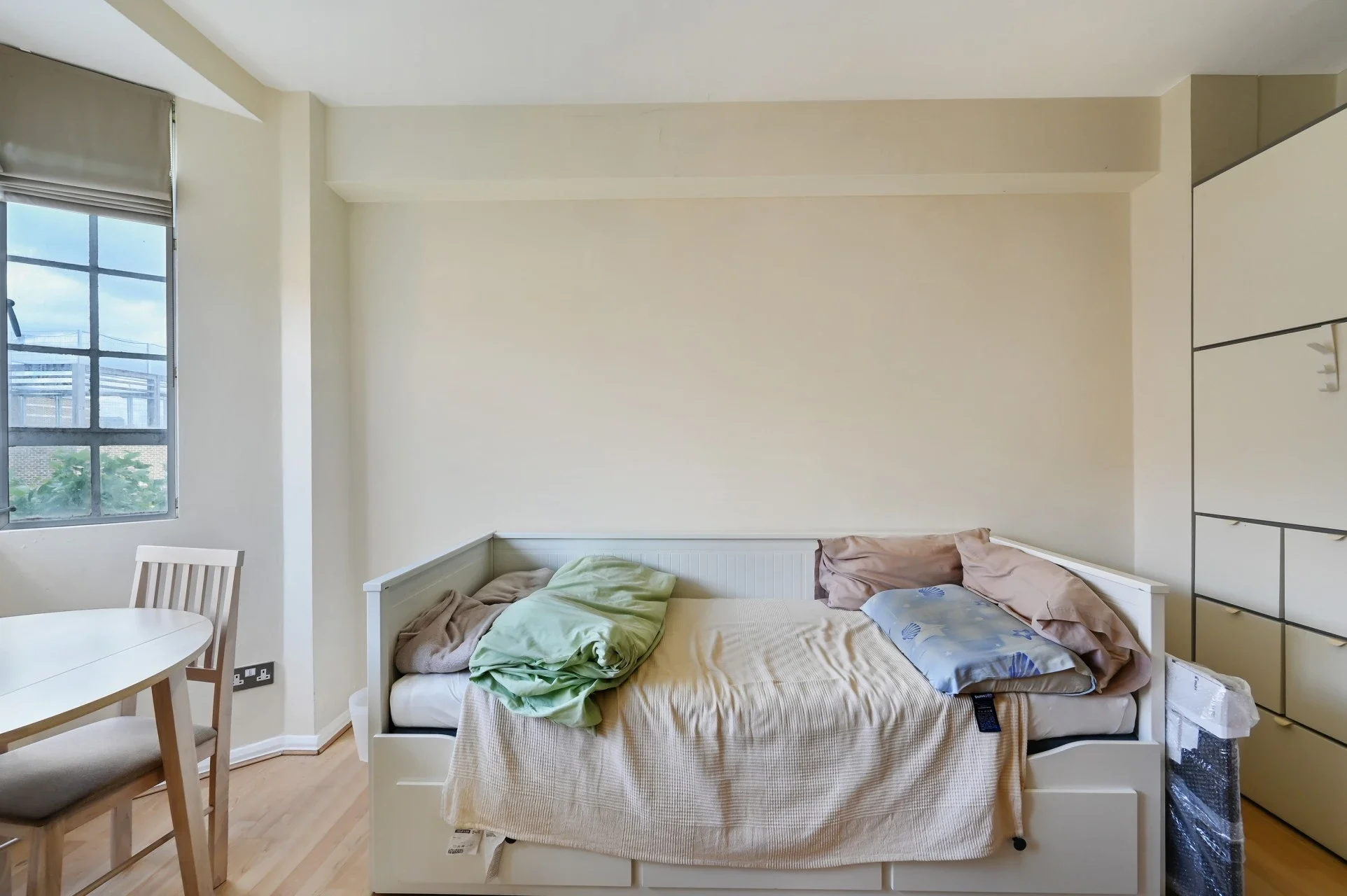 Flat Lucan Place in Greater London