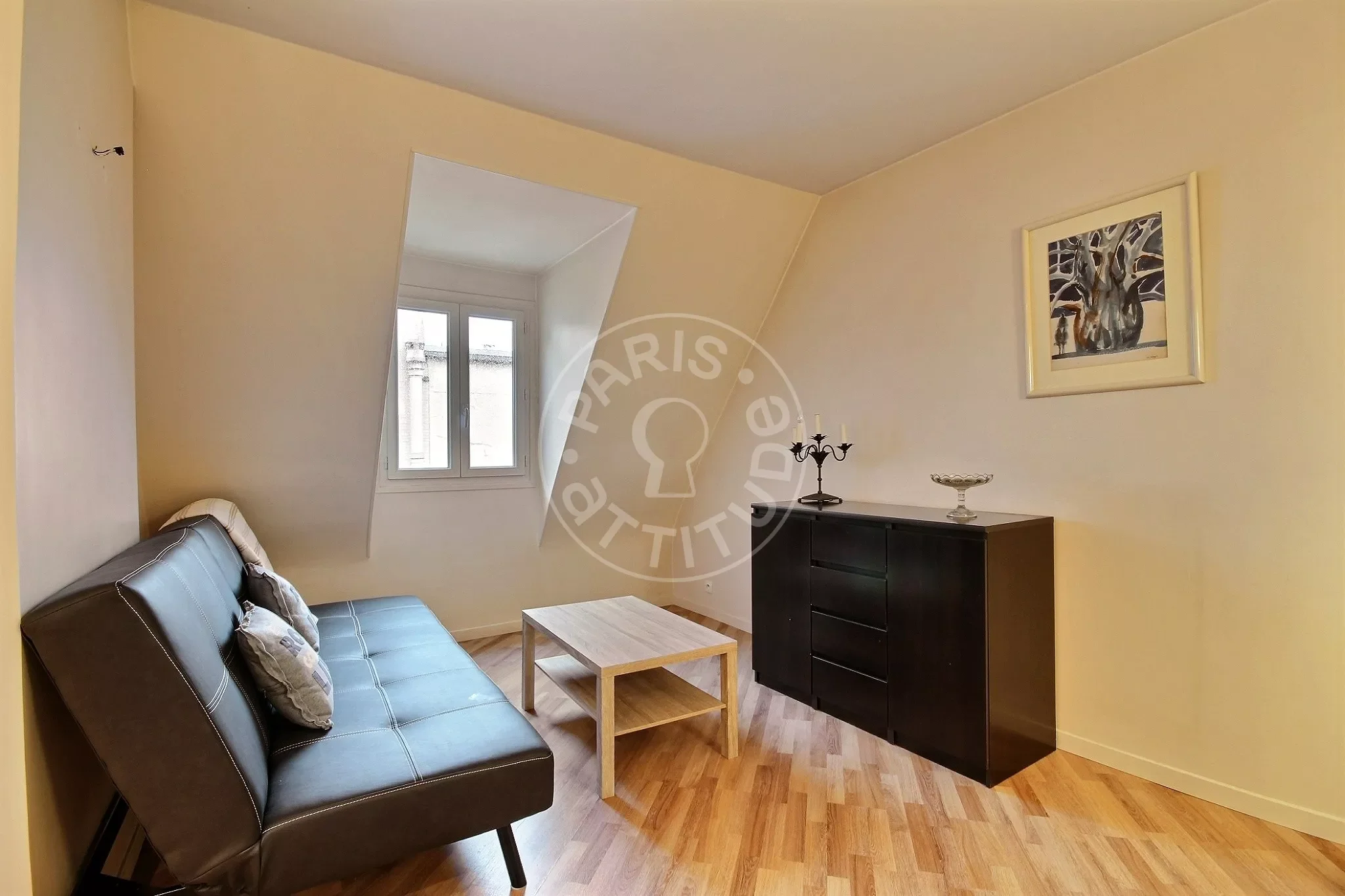 Appartement Rue François-Iᵉʳ à Paris