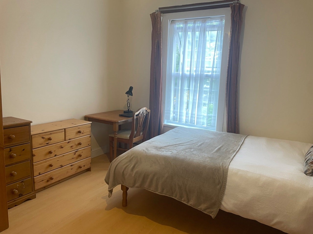 Room Pembroke Road in Greater London