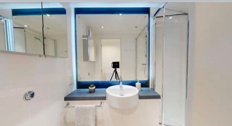 Room Lett Road in Greater London
