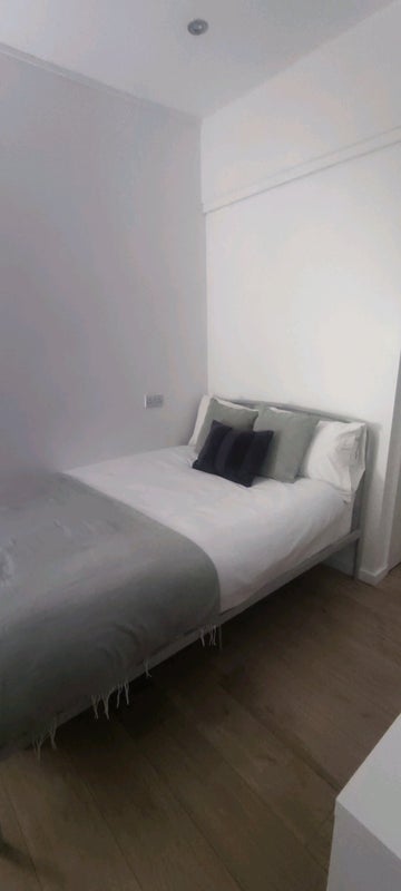 Room Grasmere Street in Liverpool