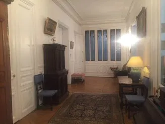 Room Avenue Marceau in Paris