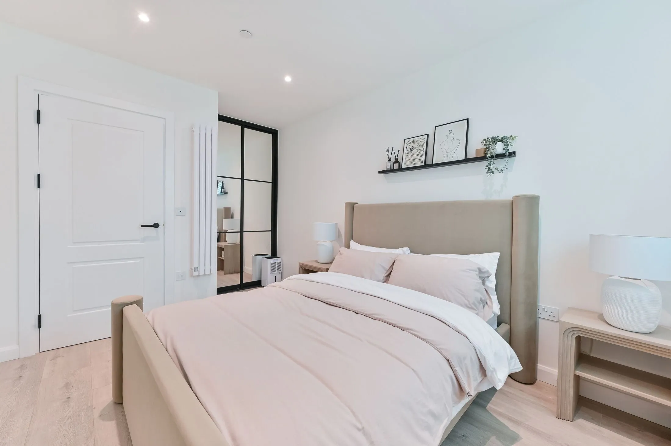Flat Ravensbury Terrace in Greater London