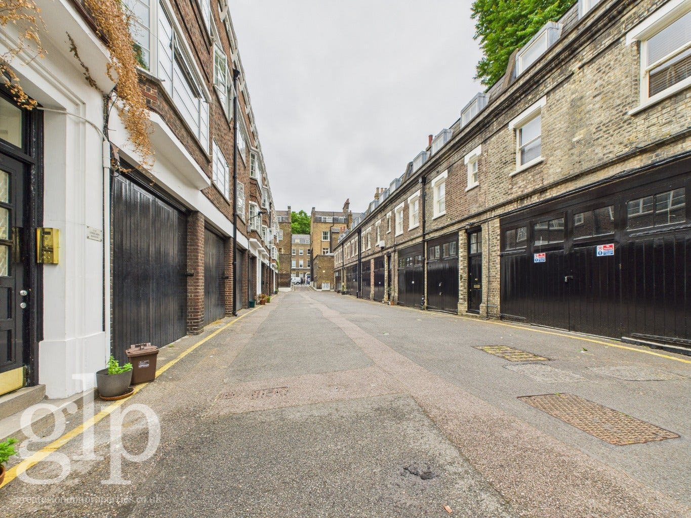 Flat Gower Mews in London