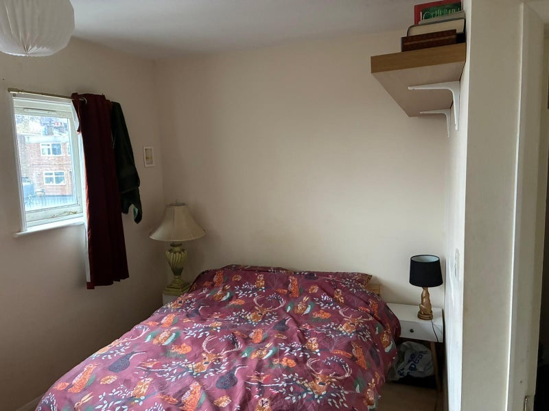 Room Tanners Hill in Greater London