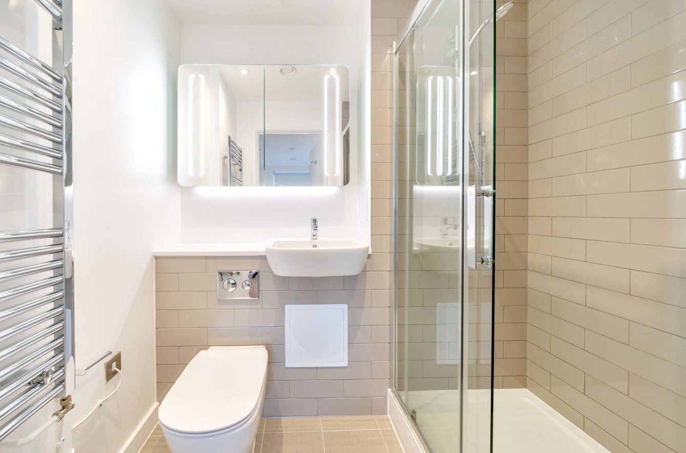 Flat Thurlow Street in Greater London