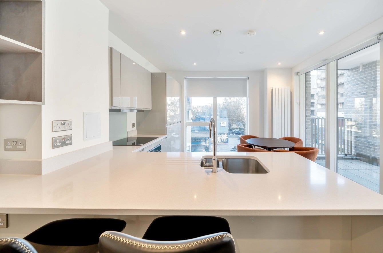 Flat Thurlow Street in Greater London