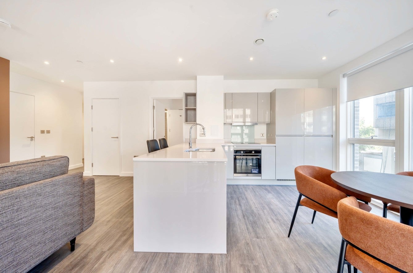 Flat Thurlow Street in Greater London