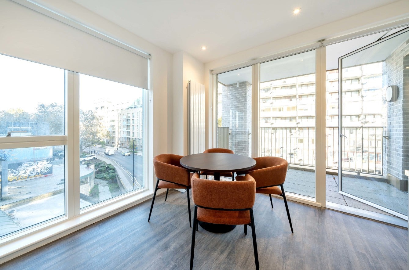 Flat Thurlow Street in Greater London