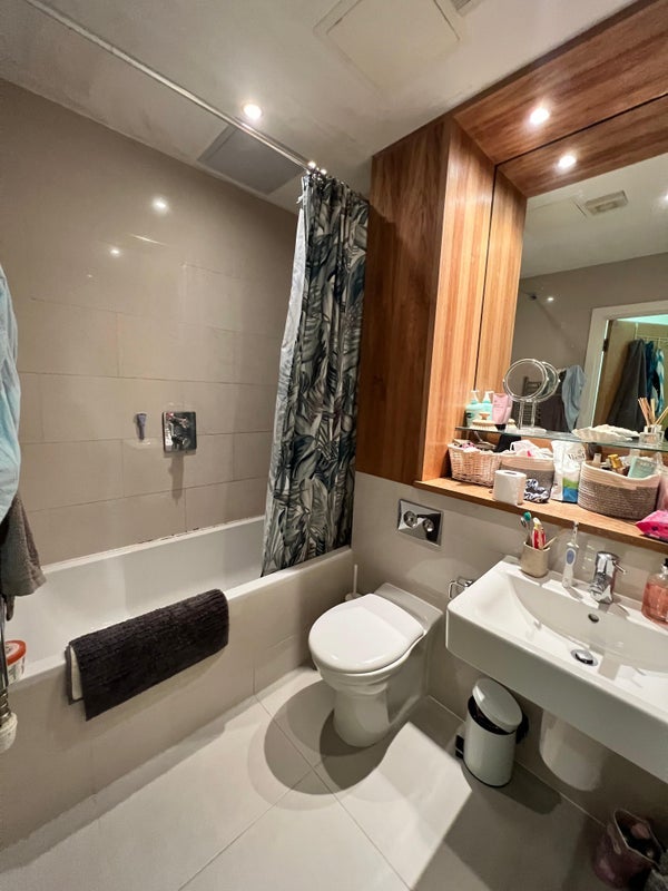 Room Saint John's Hill in Greater London