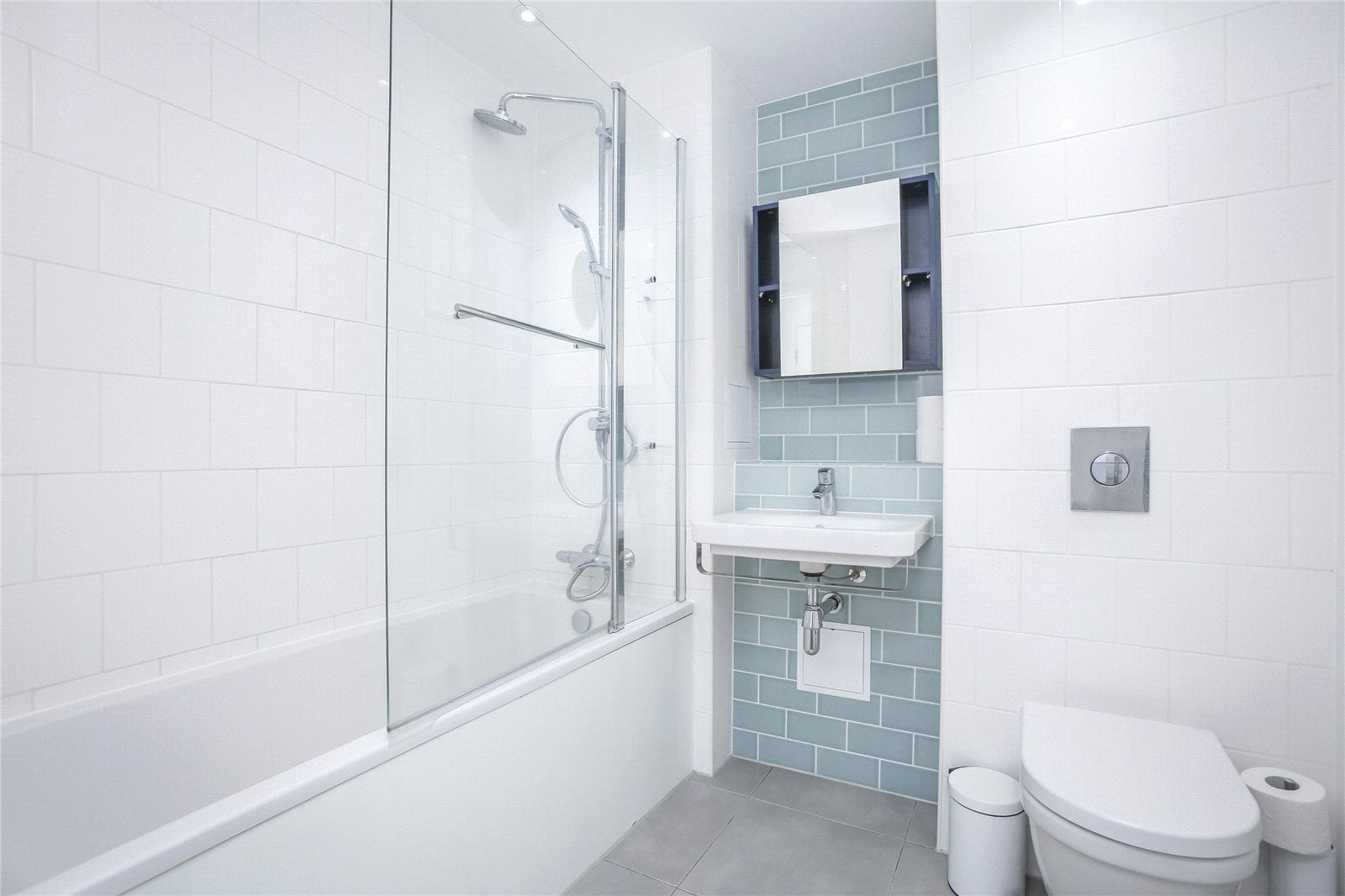 Flat Newby Place in Greater London