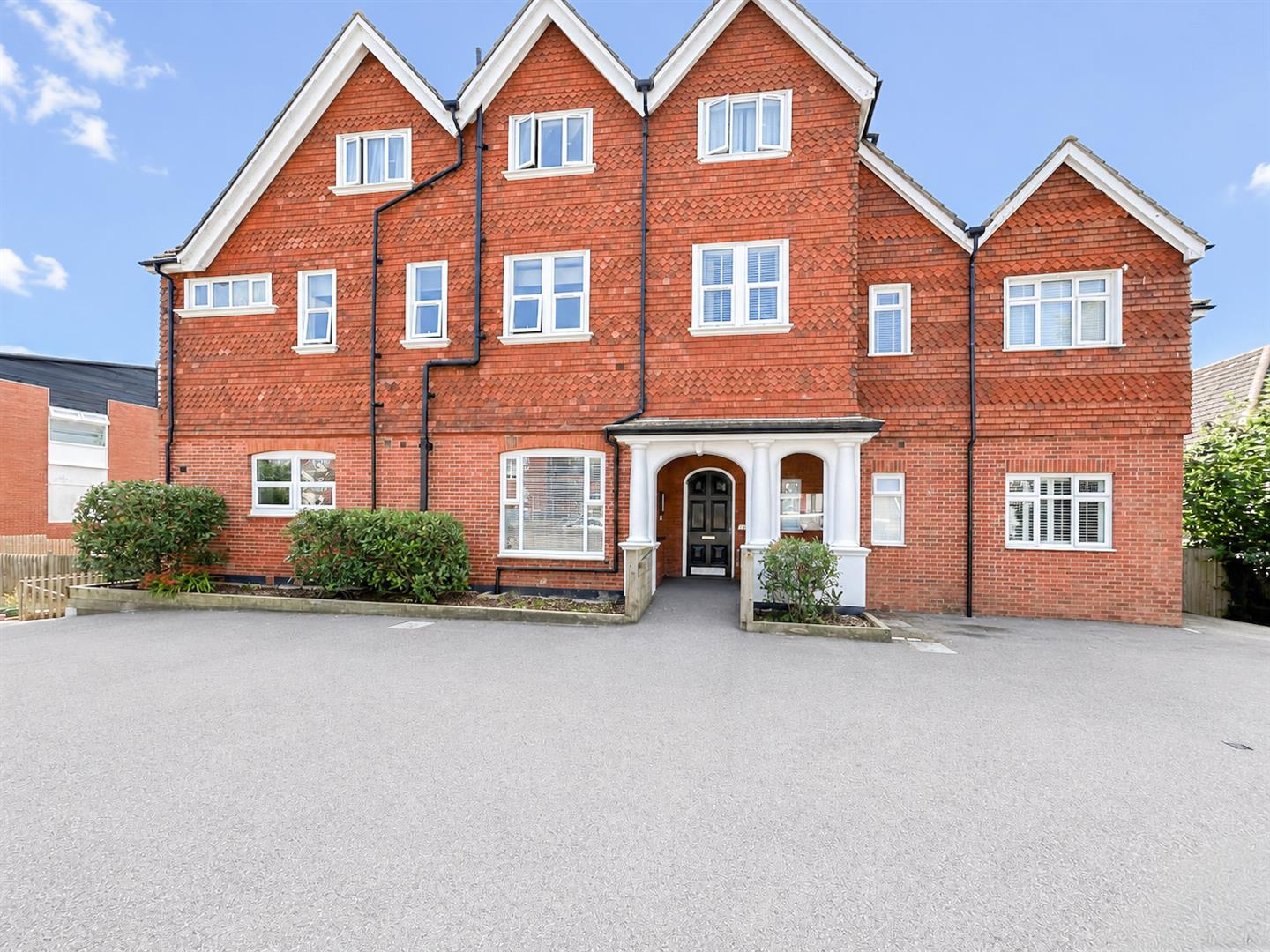 Flat Dorset Road in Rother