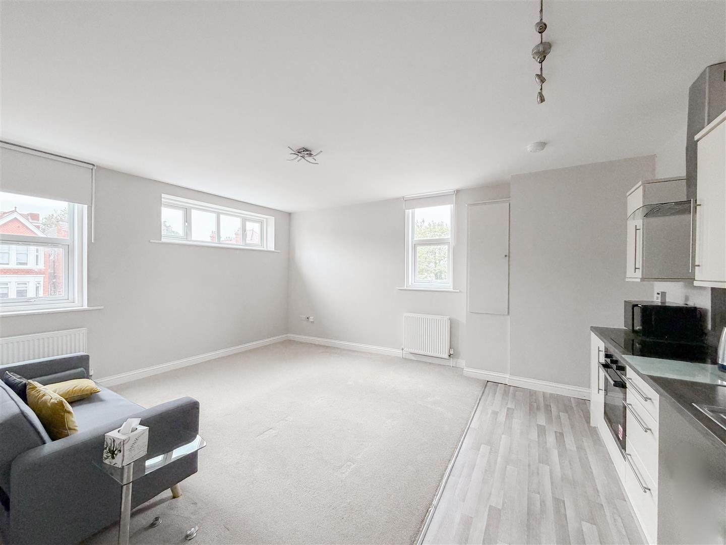Flat Dorset Road in Rother