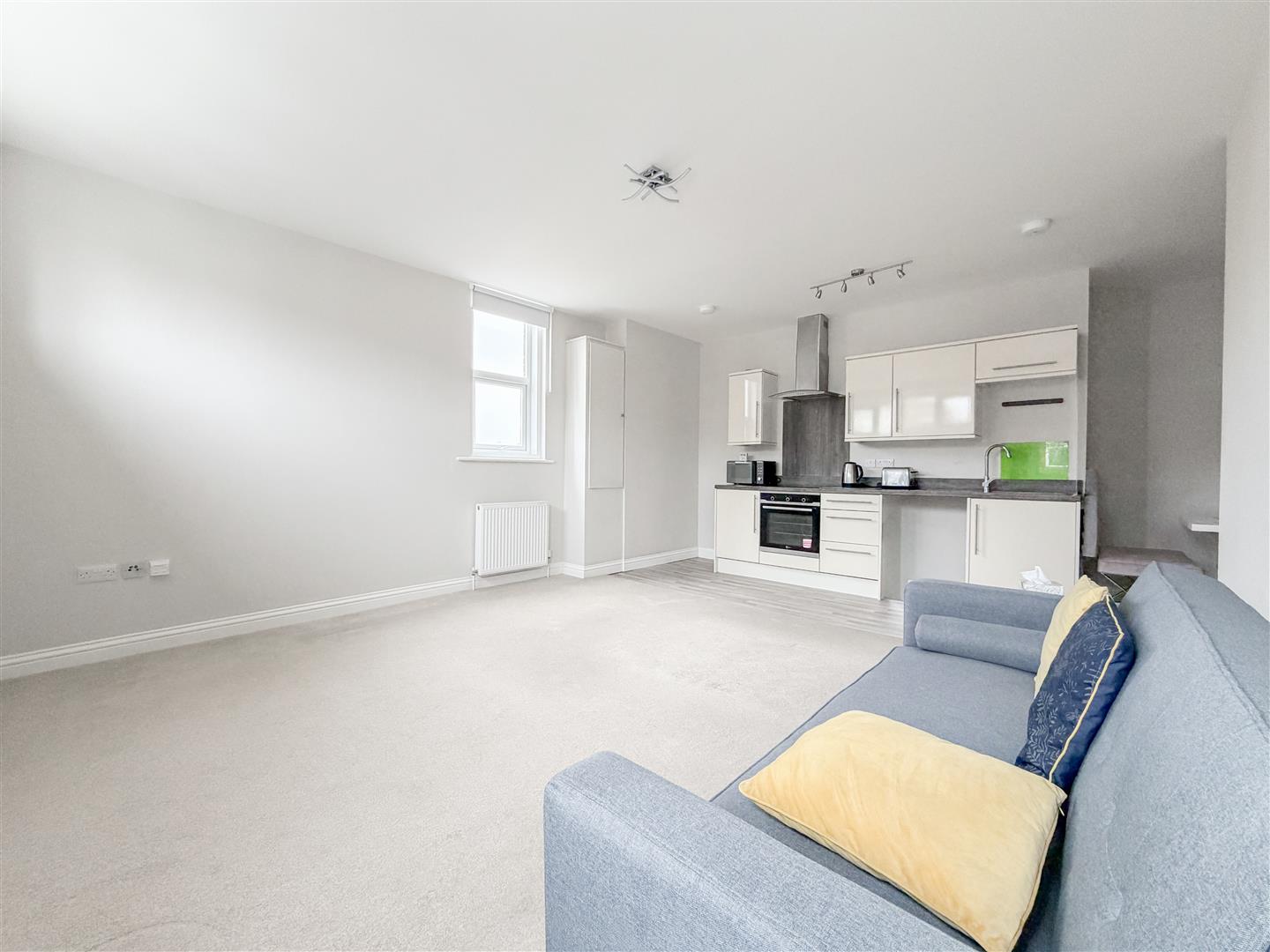 Flat Dorset Road in Rother