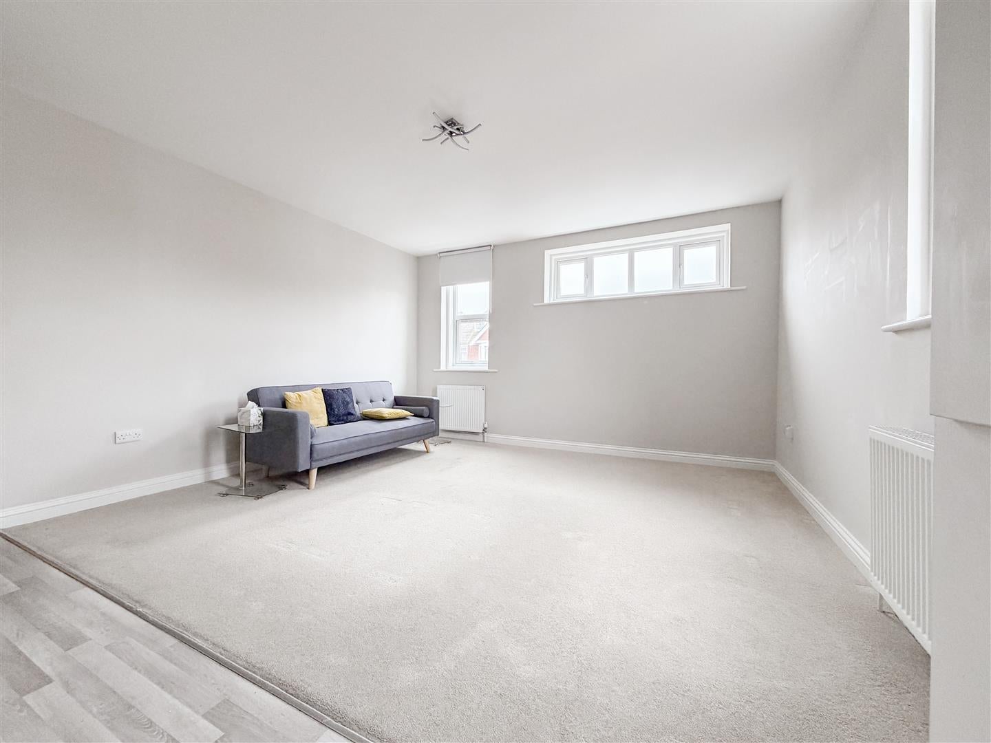 Flat Dorset Road in Rother