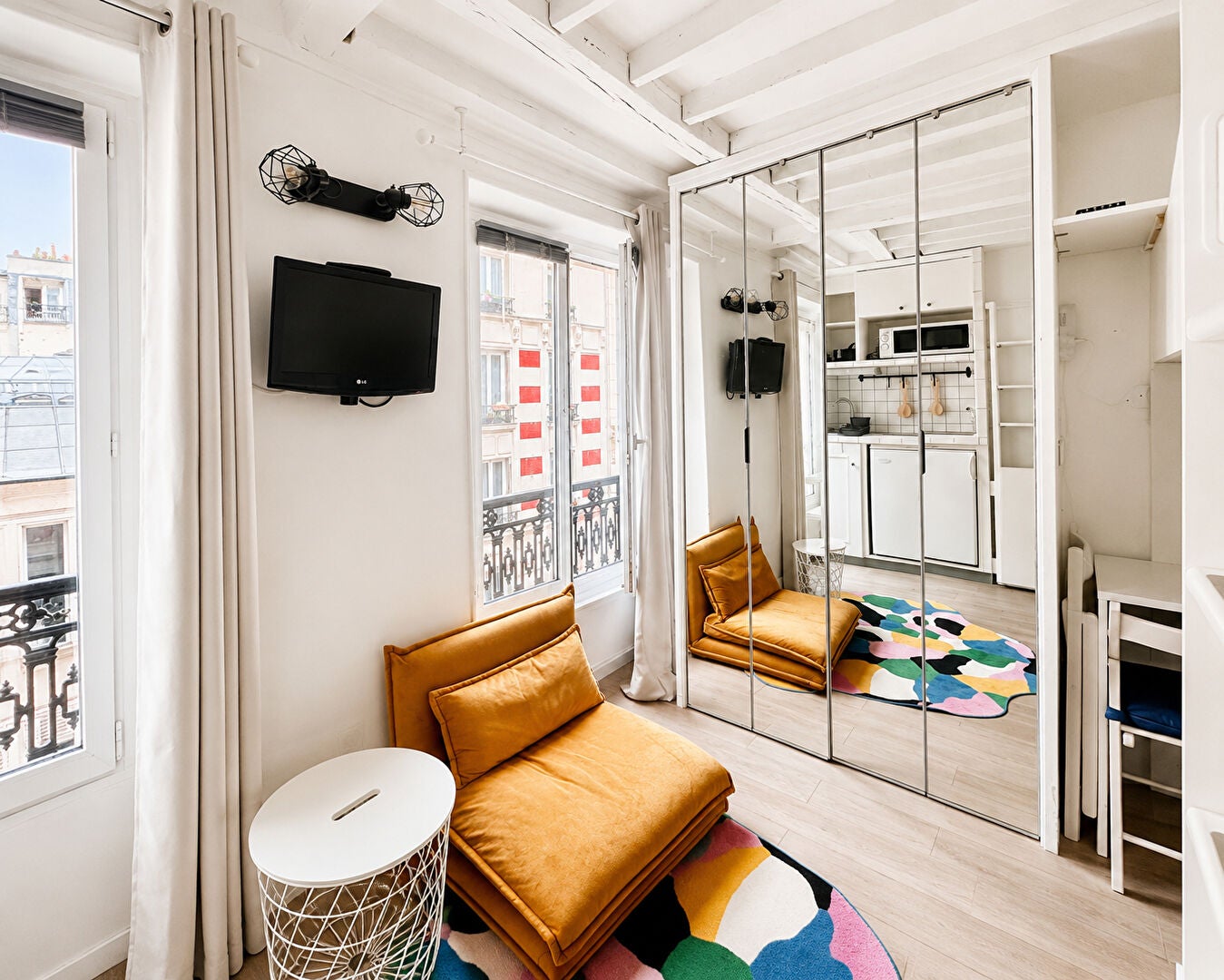 Flat Rue Maurice Ripoche in Paris