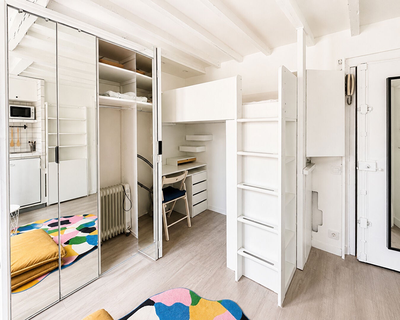 Flat Rue Maurice Ripoche in Paris