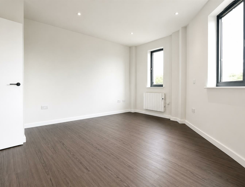 Flat Cowley Road in Greater London