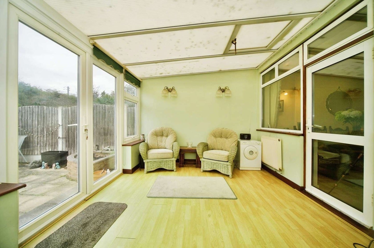 Room Bridport Avenue in Greater London