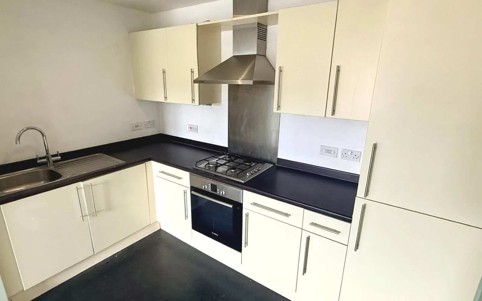 Flat Kingsway South in Warrington