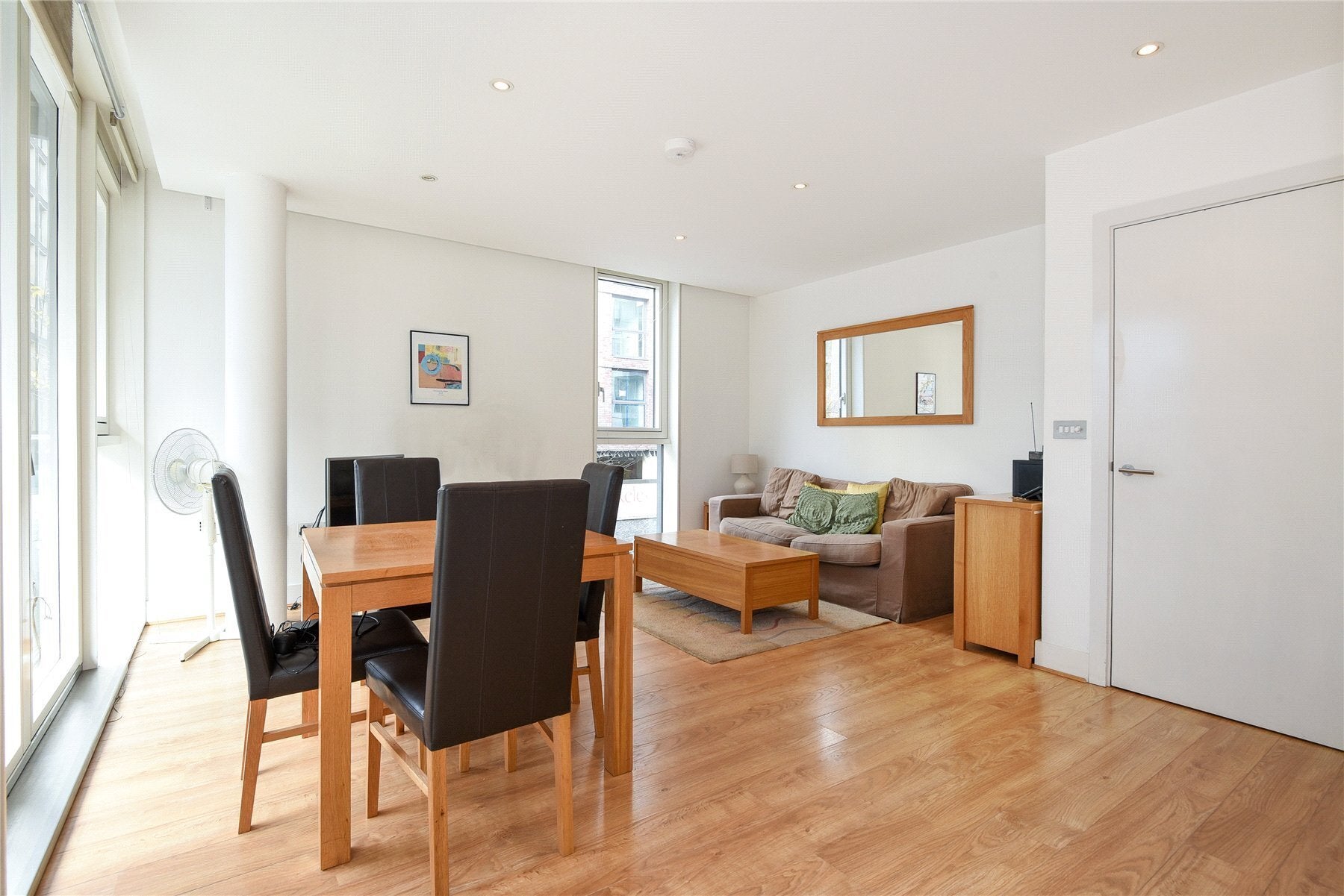Flat Bridle Mews in Greater London
