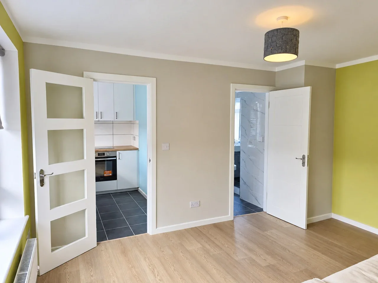 Flat Friern Barnet Lane in Greater London