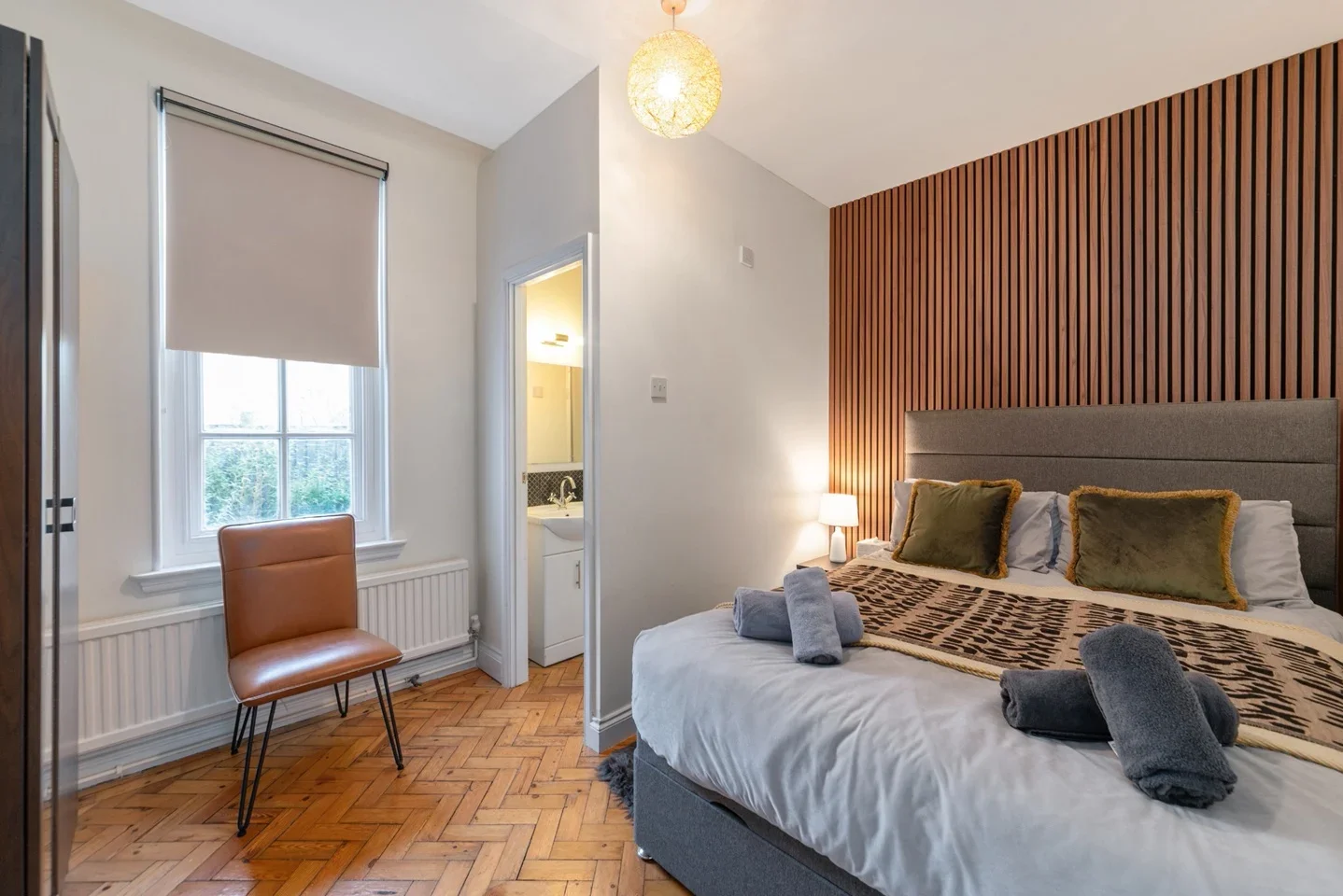 Room Broadwater Road in Greater London