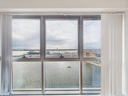 Flat William Jessop Way in Liverpool