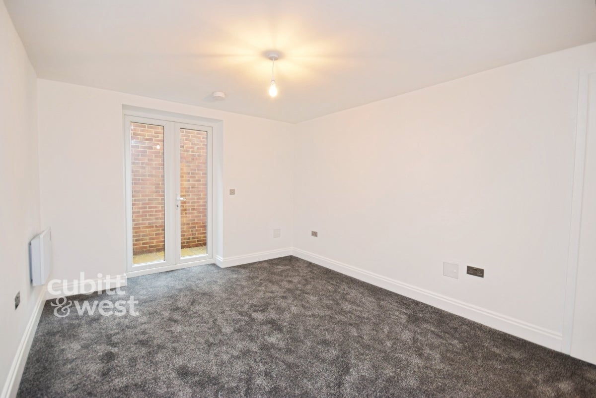 Flat Banstead Road in Greater London