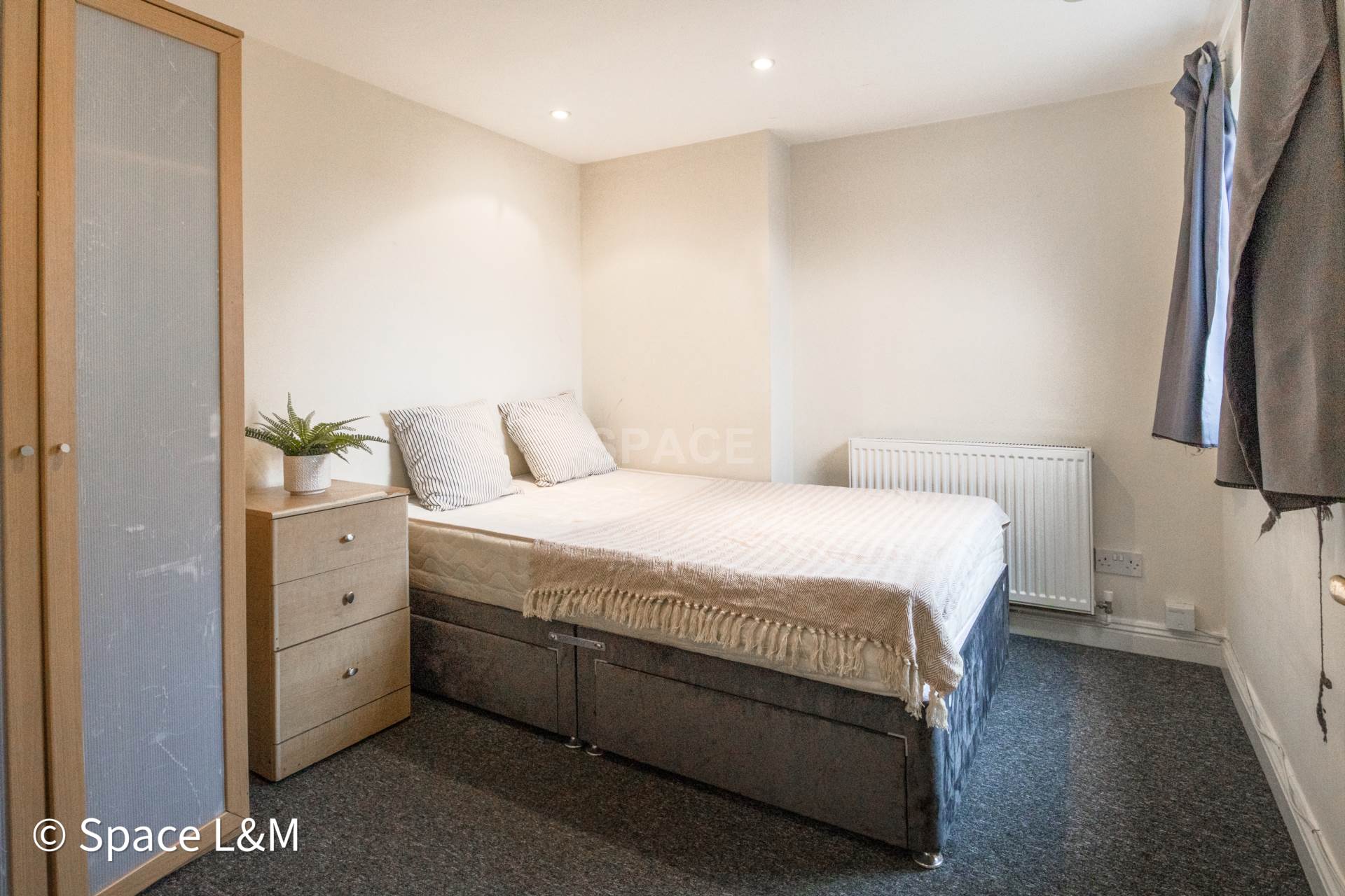 Flat Basingstoke Road in Reading