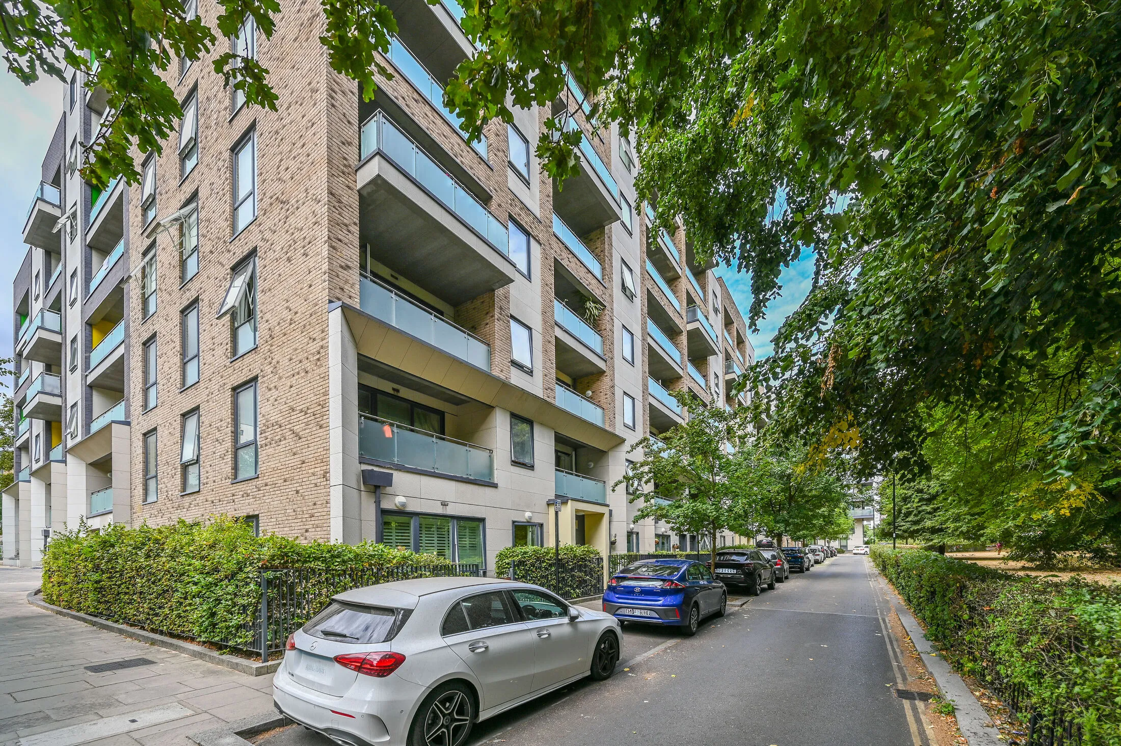 Flat Acton Lane in London