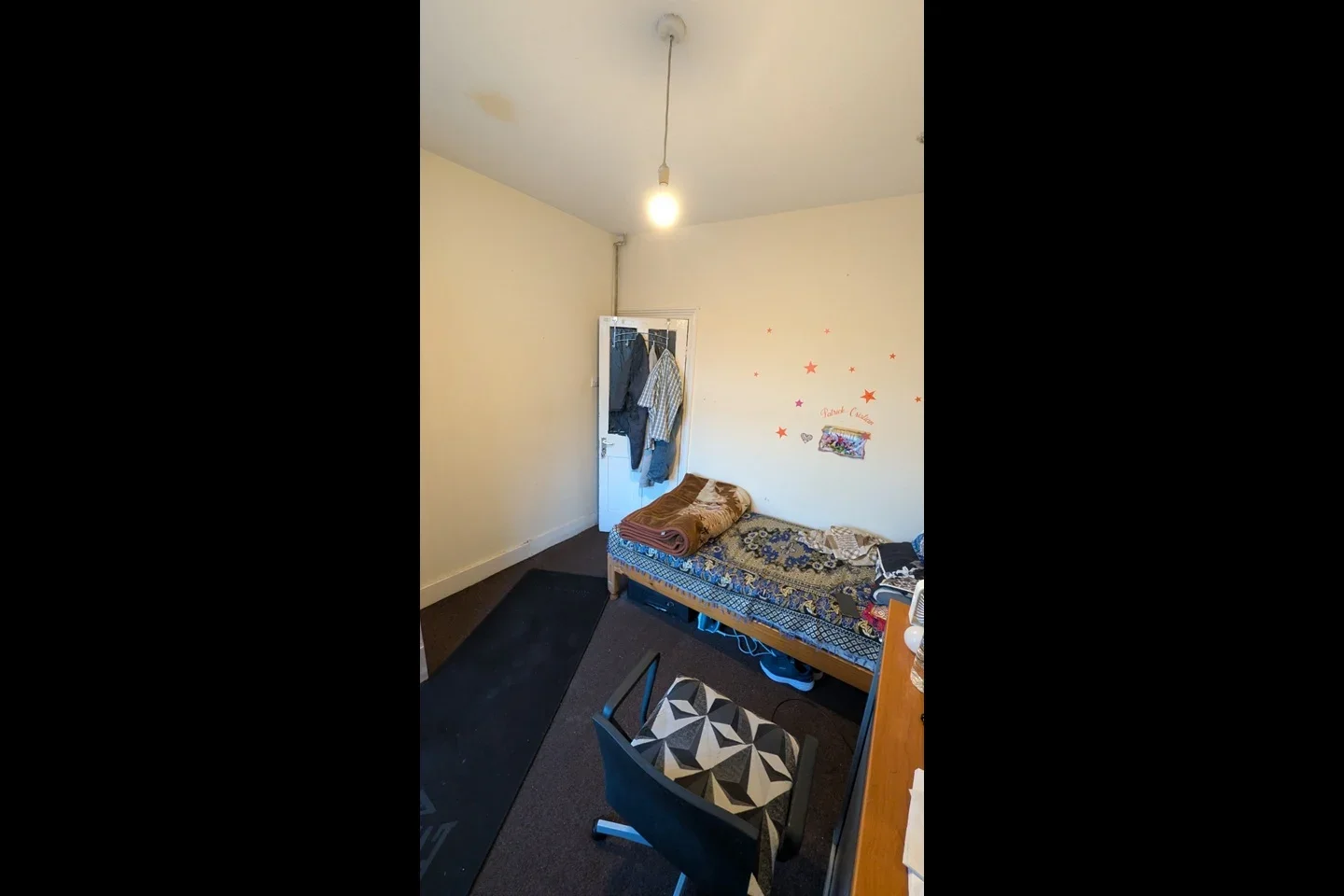 Room Henley Road in Greater London