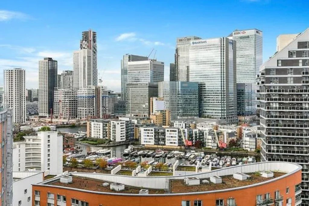 Flat Fairmont Avenue in Greater London