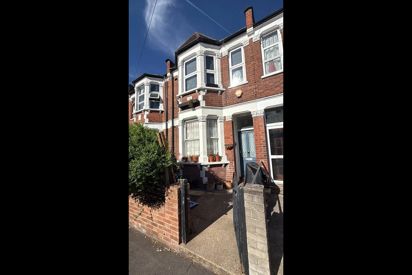 Flat Sandringham Road in Greater London