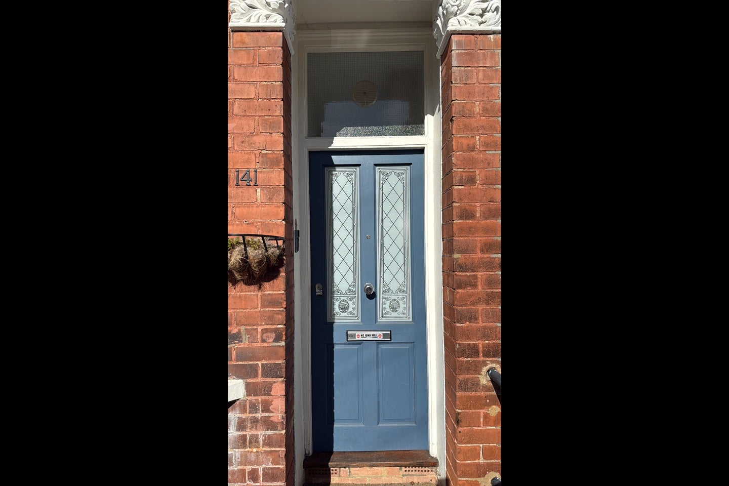 Flat Sandringham Road in Greater London