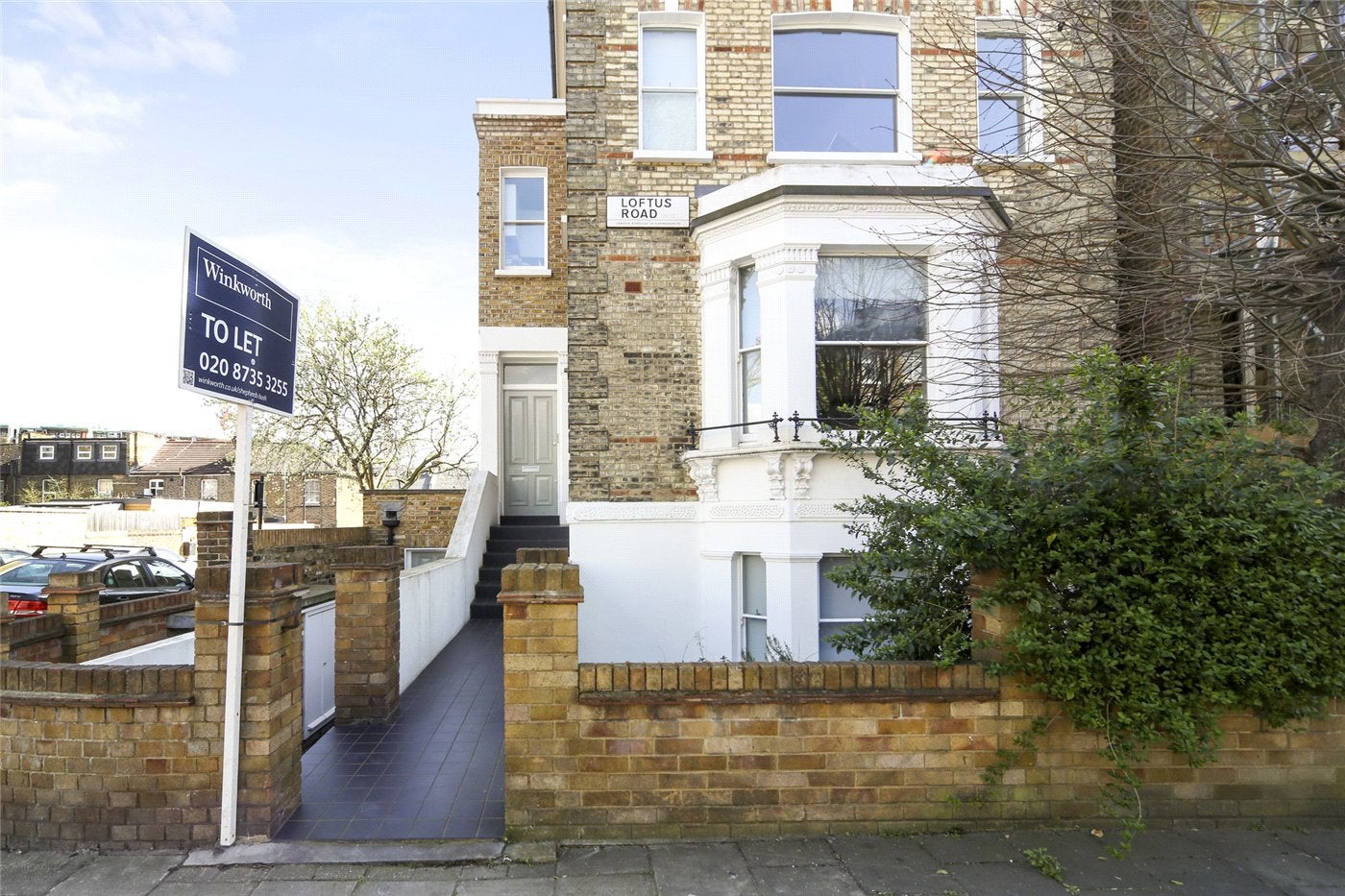 Flat Loftus Road in Greater London