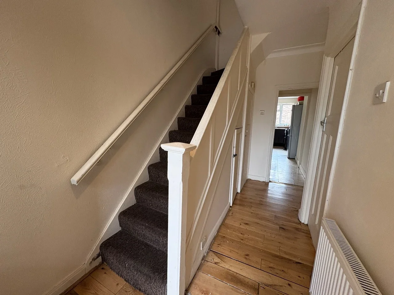Room Crawley Road in Greater London