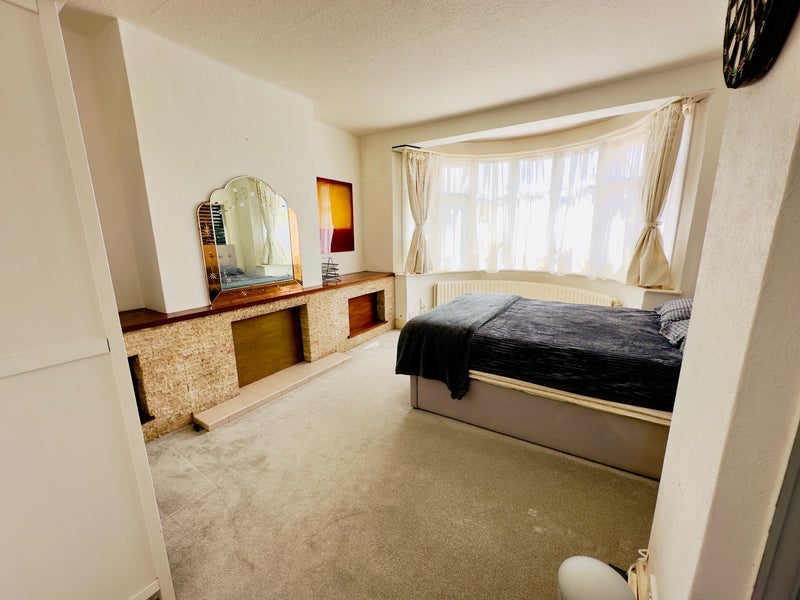 Room East Lane in Greater London