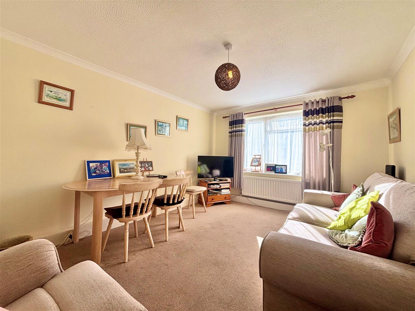 Flat Orchard Close in Easton