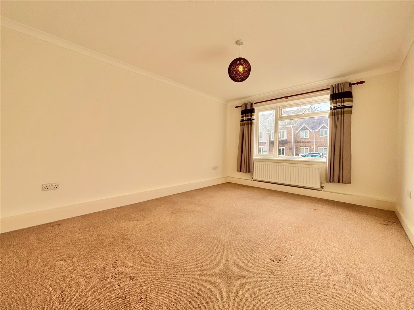 Flat Orchard Close in Easton
