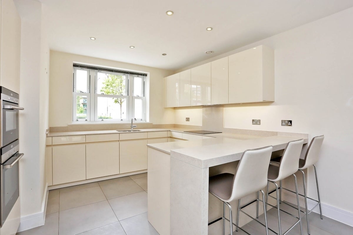 House Emerald Square in Greater London