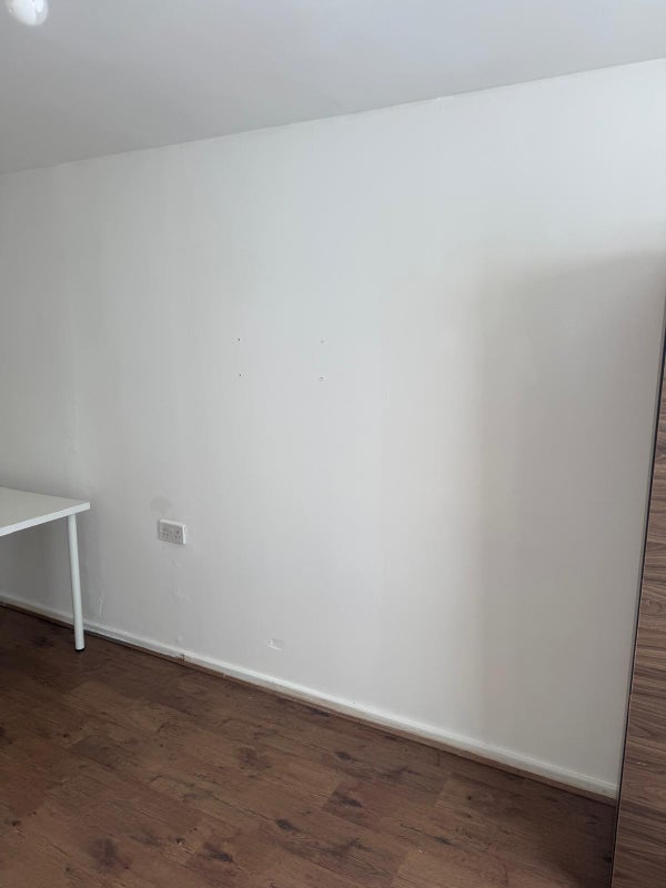 Room Miles Road in Greater London