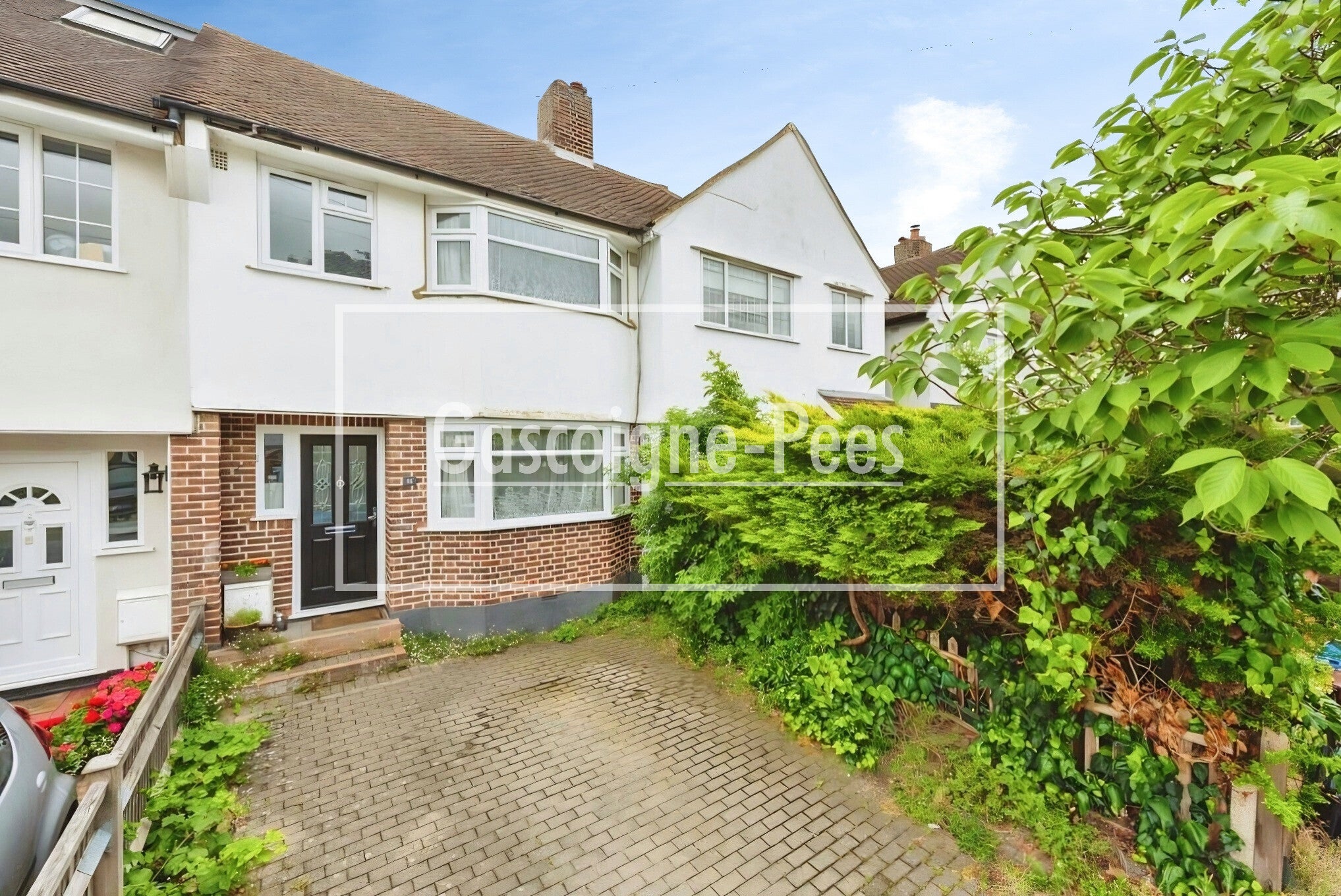 House Lower Green Gardens in Greater London
