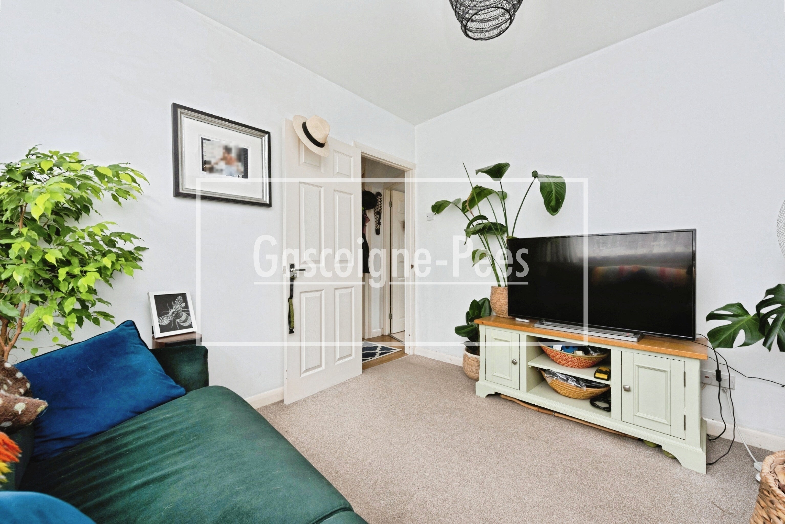 House Lower Green Gardens in Greater London