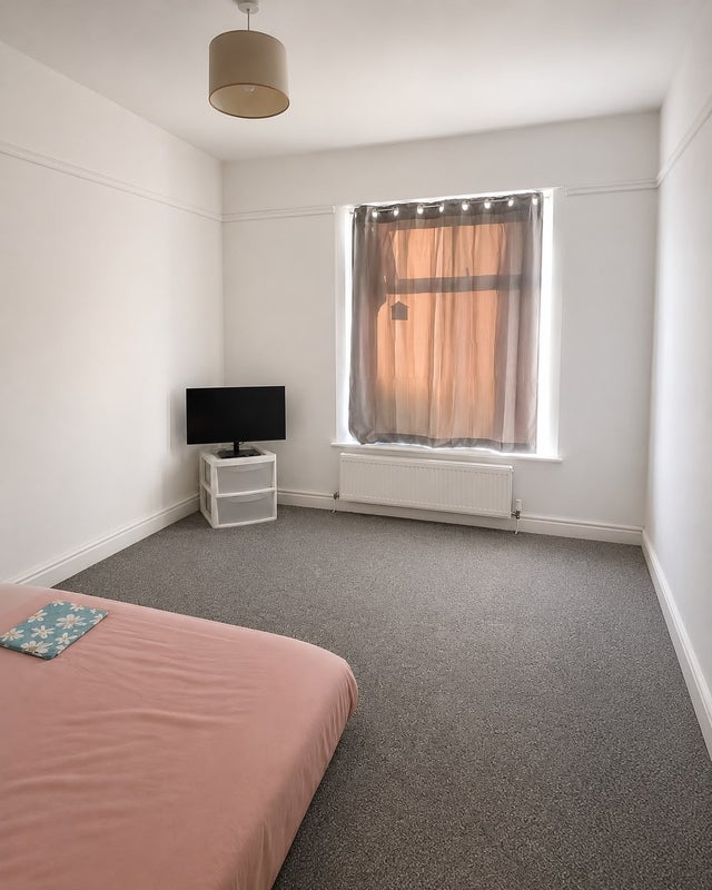 Room Nares Street in Preston