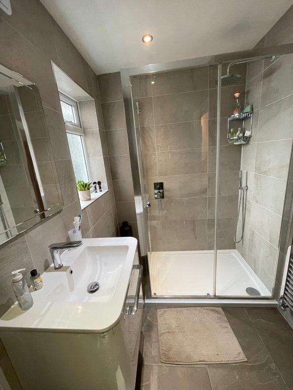 Room Whittington Road in Greater London