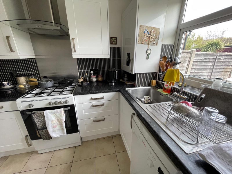 Room Whittington Road in Greater London