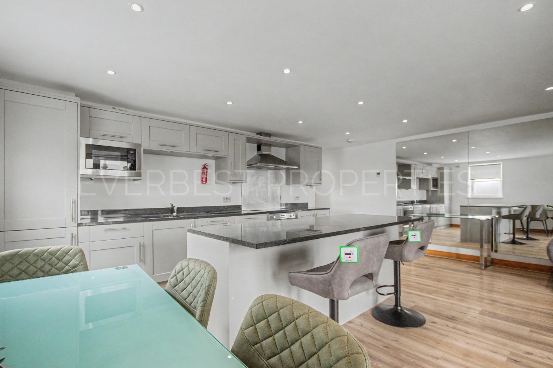Flat Grainger Street in Newcastle upon Tyne