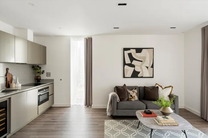 Flat Leman Street in Greater London
