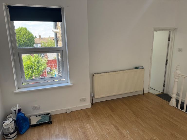 Flat Holywell Road in Watford